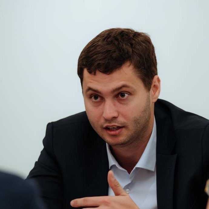 Роман Соболь